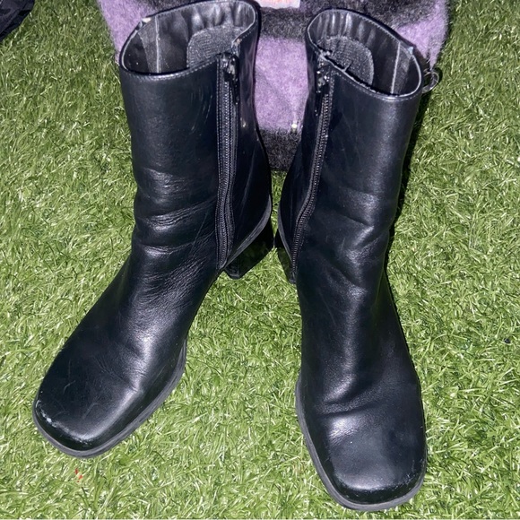 Naturalizer Boots - Picture 2 of 5